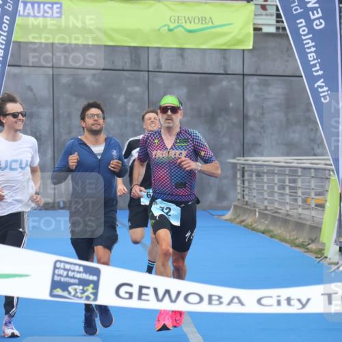 11.08.2024 - GEWOBA Citytriathlon Bremen Lena Gebhardt http://msf.ph/oto/6785786 11.08.2024 11:02:53 Ziel 63, 72 meine-sportfotos.de