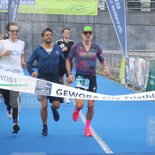 11.08.2024 - GEWOBA Citytriathlon Bremen Lena Gebhardt http://msf.ph/oto/6785816 11.08.2024 11:02:54 Ziel 63, 72 meine-sportfotos.de