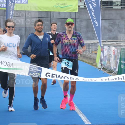 11.08.2024 - GEWOBA Citytriathlon Bremen Lena Gebhardt http://msf.ph/oto/6785819 11.08.2024 11:02:54 Ziel 63, 72 meine-sportfotos.de