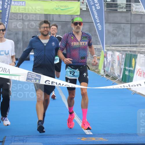 11.08.2024 - GEWOBA Citytriathlon Bremen Lena Gebhardt http://msf.ph/oto/6785833 11.08.2024 11:02:55 Ziel 63, 72 meine-sportfotos.de
