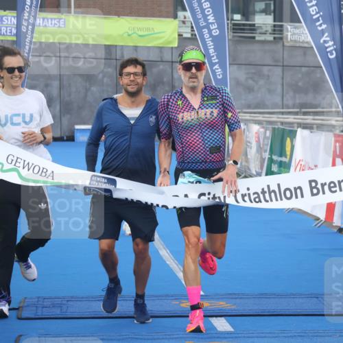 11.08.2024 - GEWOBA Citytriathlon Bremen Lena Gebhardt http://msf.ph/oto/6785849 11.08.2024 11:02:55 Ziel 63, 72 meine-sportfotos.de