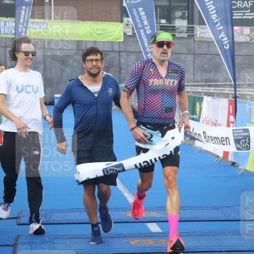 11.08.2024 - GEWOBA Citytriathlon Bremen Lena Gebhardt http://msf.ph/oto/6785863 11.08.2024 11:02:55 Ziel 63, 72 meine-sportfotos.de