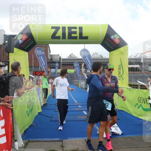 11.08.2024 - GEWOBA Citytriathlon Bremen Lena Gebhardt http://msf.ph/oto/6785917 11.08.2024 11:02:58 Ziel 63, 72 meine-sportfotos.de