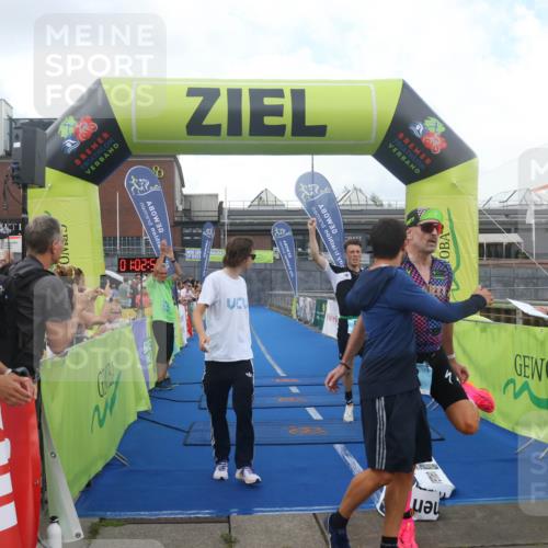11.08.2024 - GEWOBA Citytriathlon Bremen Lena Gebhardt http://msf.ph/oto/6785922 11.08.2024 11:02:58 Ziel 63, 72 meine-sportfotos.de
