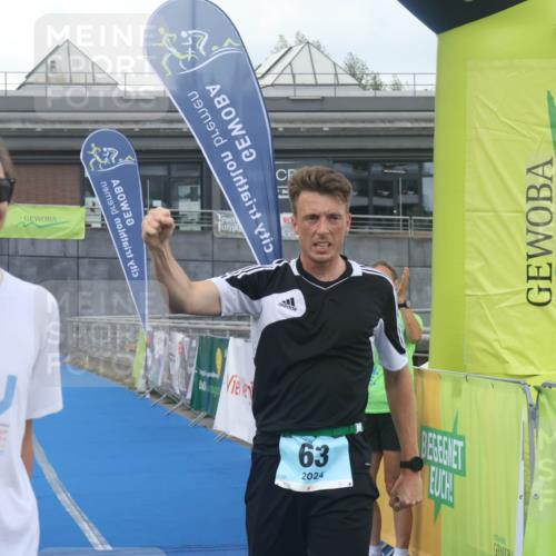 11.08.2024 - GEWOBA Citytriathlon Bremen Lena Gebhardt http://msf.ph/oto/6785949 11.08.2024 11:02:59 Ziel 63, 72 meine-sportfotos.de