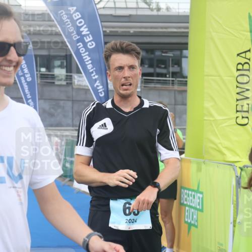 11.08.2024 - GEWOBA Citytriathlon Bremen Lena Gebhardt http://msf.ph/oto/6785957 11.08.2024 11:03:00 Ziel 63, 72 meine-sportfotos.de