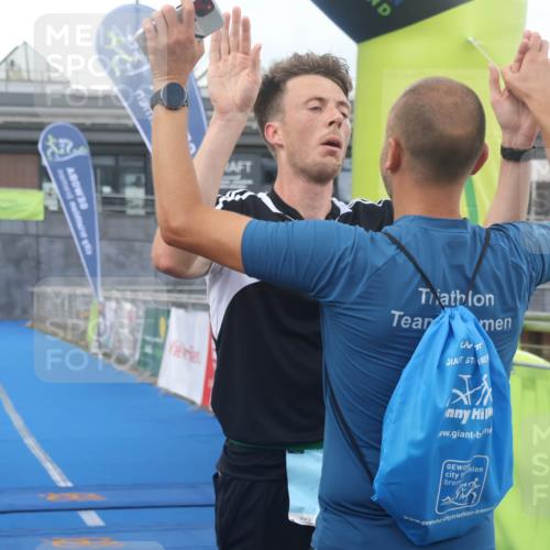 11.08.2024 - GEWOBA Citytriathlon Bremen Lena Gebhardt http://msf.ph/oto/6785970 11.08.2024 11:03:02 Ziel 63, 72 meine-sportfotos.de