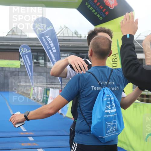 11.08.2024 - GEWOBA Citytriathlon Bremen Lena Gebhardt http://msf.ph/oto/6785973 11.08.2024 11:03:02 Ziel 63, 72 meine-sportfotos.de