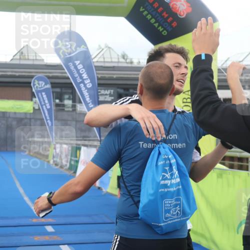 11.08.2024 - GEWOBA Citytriathlon Bremen Lena Gebhardt http://msf.ph/oto/6785976 11.08.2024 11:03:02 Ziel 63, 72 meine-sportfotos.de