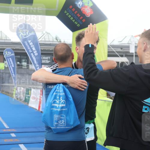 11.08.2024 - GEWOBA Citytriathlon Bremen Lena Gebhardt http://msf.ph/oto/6785981 11.08.2024 11:03:02 Ziel 63, 72 meine-sportfotos.de