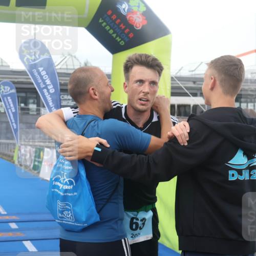 11.08.2024 - GEWOBA Citytriathlon Bremen Lena Gebhardt http://msf.ph/oto/6785992 11.08.2024 11:03:03 Ziel 63, 72 meine-sportfotos.de