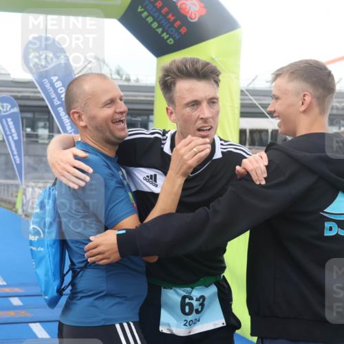 11.08.2024 - GEWOBA Citytriathlon Bremen Lena Gebhardt http://msf.ph/oto/6786000 11.08.2024 11:03:04 Ziel 63 meine-sportfotos.de