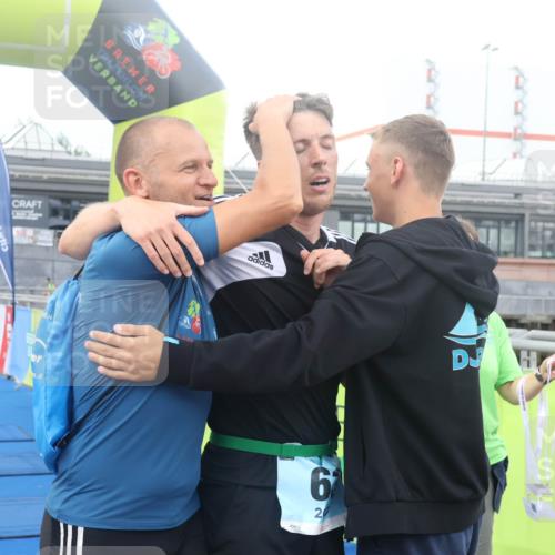 11.08.2024 - GEWOBA Citytriathlon Bremen Lena Gebhardt http://msf.ph/oto/6786016 11.08.2024 11:03:05 Ziel  meine-sportfotos.de