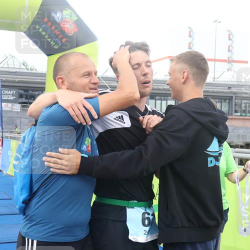 11.08.2024 - GEWOBA Citytriathlon Bremen Lena Gebhardt http://msf.ph/oto/6786018 11.08.2024 11:03:05 Ziel  meine-sportfotos.de