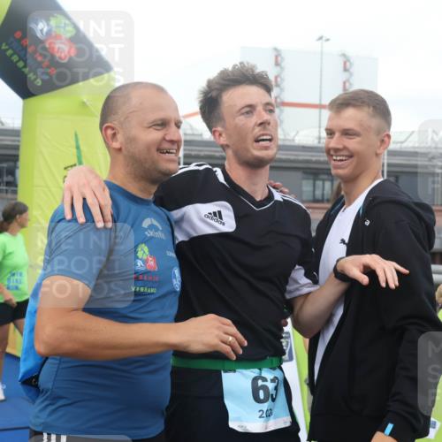 11.08.2024 - GEWOBA Citytriathlon Bremen Lena Gebhardt http://msf.ph/oto/6786023 11.08.2024 11:03:06 Ziel  meine-sportfotos.de