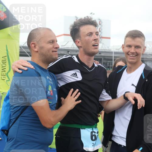 11.08.2024 - GEWOBA Citytriathlon Bremen Lena Gebhardt http://msf.ph/oto/6786028 11.08.2024 11:03:06 Ziel  meine-sportfotos.de