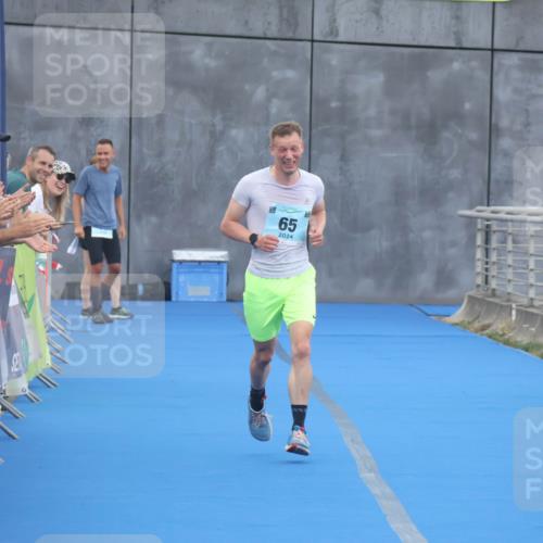 11.08.2024 - GEWOBA Citytriathlon Bremen Lena Gebhardt http://msf.ph/oto/6786036 11.08.2024 11:03:18 Ziel 65 meine-sportfotos.de