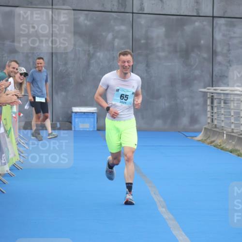 11.08.2024 - GEWOBA Citytriathlon Bremen Lena Gebhardt http://msf.ph/oto/6786039 11.08.2024 11:03:18 Ziel 65 meine-sportfotos.de