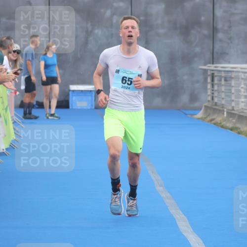 11.08.2024 - GEWOBA Citytriathlon Bremen Lena Gebhardt http://msf.ph/oto/6786050 11.08.2024 11:03:19 Ziel 65 meine-sportfotos.de