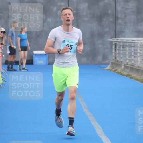 11.08.2024 - GEWOBA Citytriathlon Bremen Lena Gebhardt http://msf.ph/oto/6786053 11.08.2024 11:03:19 Ziel 65 meine-sportfotos.de