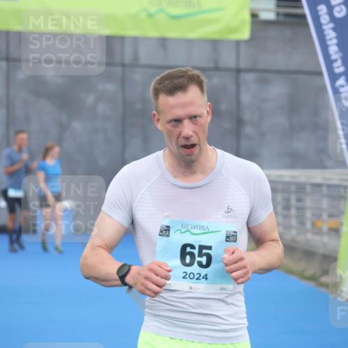 11.08.2024 - GEWOBA Citytriathlon Bremen Lena Gebhardt http://msf.ph/oto/6786080 11.08.2024 11:03:22 Ziel 65 meine-sportfotos.de