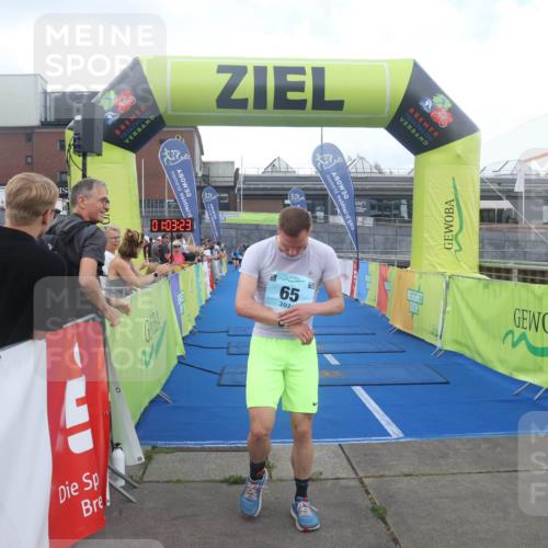 11.08.2024 - GEWOBA Citytriathlon Bremen Lena Gebhardt http://msf.ph/oto/6786109 11.08.2024 11:03:26 Ziel 65, 85 meine-sportfotos.de