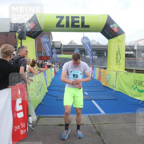 11.08.2024 - GEWOBA Citytriathlon Bremen Lena Gebhardt http://msf.ph/oto/6786111 11.08.2024 11:03:27 Ziel 65, 85 meine-sportfotos.de
