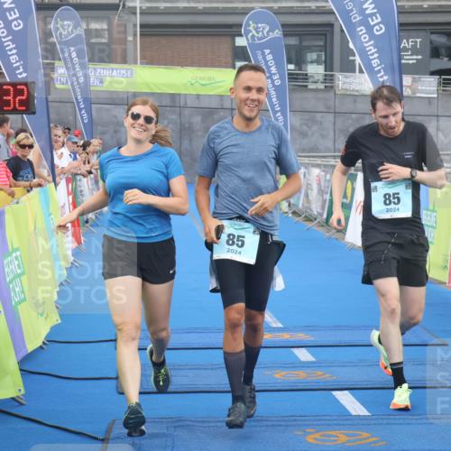 11.08.2024 - GEWOBA Citytriathlon Bremen Lena Gebhardt http://msf.ph/oto/6786180 11.08.2024 11:03:35 Ziel 85 meine-sportfotos.de
