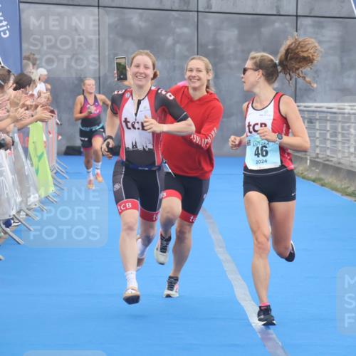 11.08.2024 - GEWOBA Citytriathlon Bremen Lena Gebhardt http://msf.ph/oto/6786263 11.08.2024 11:04:57 Ziel 46, 105 meine-sportfotos.de