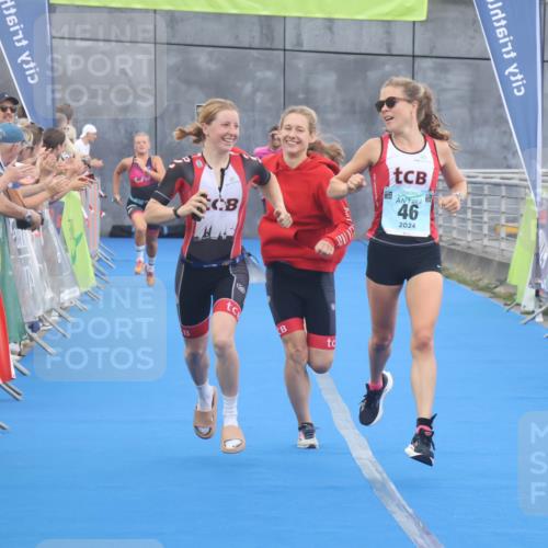 11.08.2024 - GEWOBA Citytriathlon Bremen Lena Gebhardt http://msf.ph/oto/6786268 11.08.2024 11:04:57 Ziel 46, 105 meine-sportfotos.de