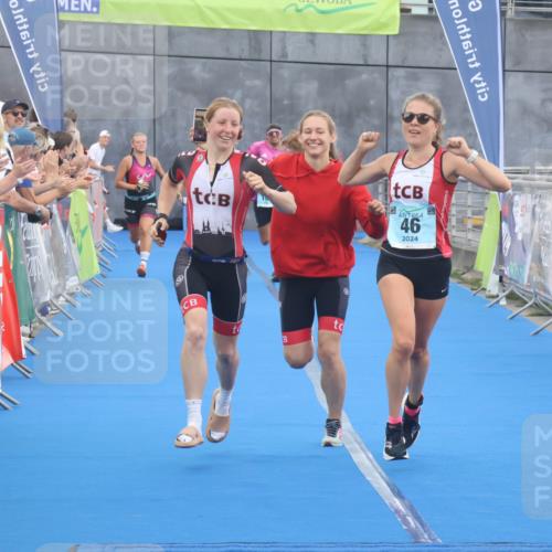 11.08.2024 - GEWOBA Citytriathlon Bremen Lena Gebhardt http://msf.ph/oto/6786273 11.08.2024 11:04:57 Ziel 46, 105 meine-sportfotos.de
