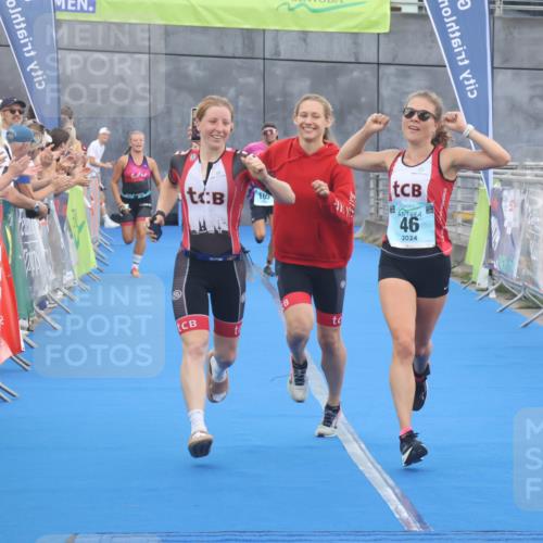 11.08.2024 - GEWOBA Citytriathlon Bremen Lena Gebhardt http://msf.ph/oto/6786276 11.08.2024 11:04:58 Ziel 46, 105 meine-sportfotos.de