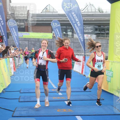 11.08.2024 - GEWOBA Citytriathlon Bremen Lena Gebhardt http://msf.ph/oto/6786333 11.08.2024 11:05:00 Ziel 46, 105 meine-sportfotos.de