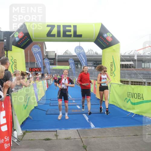 11.08.2024 - GEWOBA Citytriathlon Bremen Lena Gebhardt http://msf.ph/oto/6786341 11.08.2024 11:05:00 Ziel 46, 105 meine-sportfotos.de