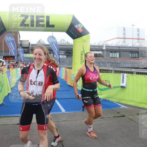 11.08.2024 - GEWOBA Citytriathlon Bremen Lena Gebhardt http://msf.ph/oto/6786393 11.08.2024 11:05:04 Ziel 46, 105 meine-sportfotos.de