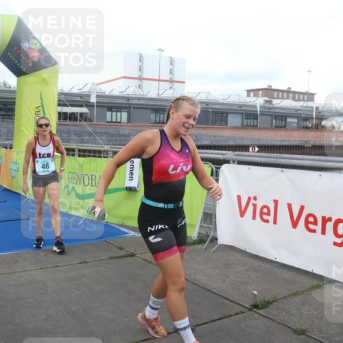 11.08.2024 - GEWOBA Citytriathlon Bremen Lena Gebhardt http://msf.ph/oto/6786401 11.08.2024 11:05:05 Ziel 46, 105 meine-sportfotos.de
