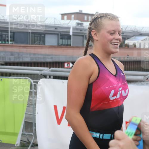 11.08.2024 - GEWOBA Citytriathlon Bremen Lena Gebhardt http://msf.ph/oto/6786412 11.08.2024 11:05:06 Ziel 46, 105 meine-sportfotos.de
