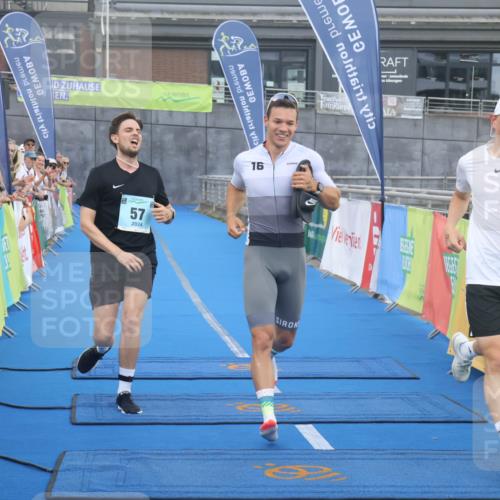 11.08.2024 - GEWOBA Citytriathlon Bremen Lena Gebhardt http://msf.ph/oto/6786430 11.08.2024 11:05:30 Ziel 57 meine-sportfotos.de