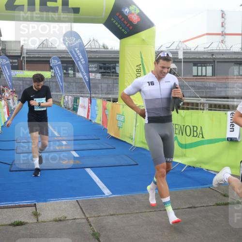 11.08.2024 - GEWOBA Citytriathlon Bremen Lena Gebhardt http://msf.ph/oto/6786447 11.08.2024 11:05:32 Ziel 57 meine-sportfotos.de