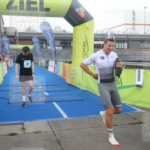 11.08.2024 - GEWOBA Citytriathlon Bremen Lena Gebhardt http://msf.ph/oto/6786450 11.08.2024 11:05:32 Ziel 57 meine-sportfotos.de