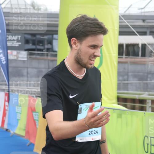 11.08.2024 - GEWOBA Citytriathlon Bremen Lena Gebhardt http://msf.ph/oto/6786462 11.08.2024 11:05:34 Ziel  meine-sportfotos.de