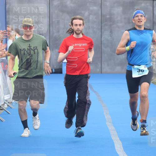 11.08.2024 - GEWOBA Citytriathlon Bremen Lena Gebhardt http://msf.ph/oto/6786483 11.08.2024 11:05:54 Ziel 30 meine-sportfotos.de