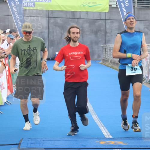 11.08.2024 - GEWOBA Citytriathlon Bremen Lena Gebhardt http://msf.ph/oto/6786511 11.08.2024 11:05:57 Ziel 30 meine-sportfotos.de