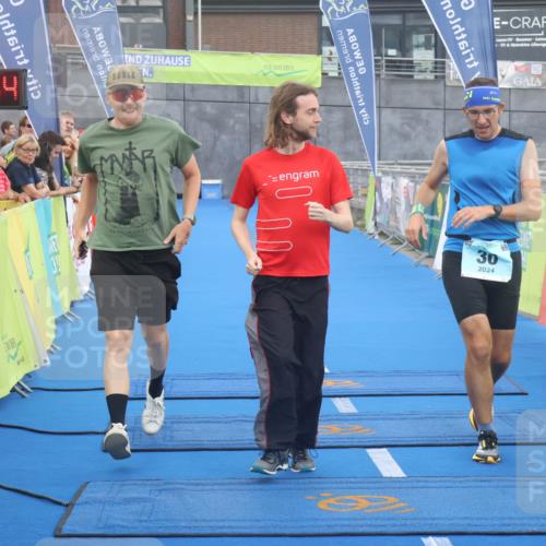 11.08.2024 - GEWOBA Citytriathlon Bremen Lena Gebhardt http://msf.ph/oto/6786530 11.08.2024 11:05:58 Ziel 30 meine-sportfotos.de