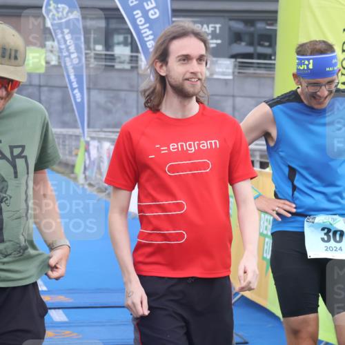 11.08.2024 - GEWOBA Citytriathlon Bremen Lena Gebhardt http://msf.ph/oto/6786554 11.08.2024 11:06:00 Ziel 30 meine-sportfotos.de