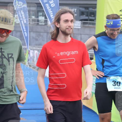 11.08.2024 - GEWOBA Citytriathlon Bremen Lena Gebhardt http://msf.ph/oto/6786557 11.08.2024 11:06:00 Ziel 30 meine-sportfotos.de