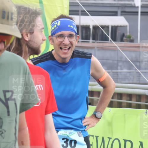 11.08.2024 - GEWOBA Citytriathlon Bremen Lena Gebhardt http://msf.ph/oto/6786563 11.08.2024 11:06:01 Ziel 30 meine-sportfotos.de