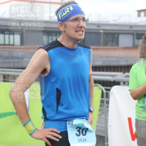 11.08.2024 - GEWOBA Citytriathlon Bremen Lena Gebhardt http://msf.ph/oto/6786566 11.08.2024 11:06:03 Ziel 30 meine-sportfotos.de