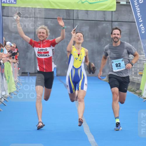 11.08.2024 - GEWOBA Citytriathlon Bremen Lena Gebhardt http://msf.ph/oto/6786595 11.08.2024 11:09:08 Ziel 82 meine-sportfotos.de
