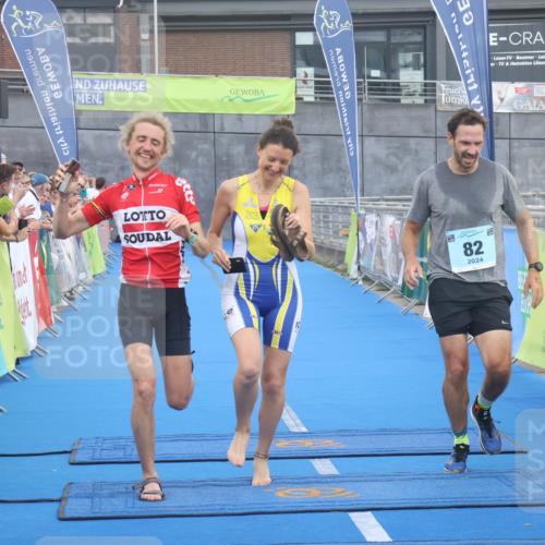 11.08.2024 - GEWOBA Citytriathlon Bremen Lena Gebhardt http://msf.ph/oto/6786612 11.08.2024 11:09:10 Ziel 82 meine-sportfotos.de